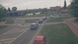 Křižovatka ulic Velká Dlážka a Polní