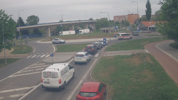 Křižovatka ulic Velká Dlážka a Polní