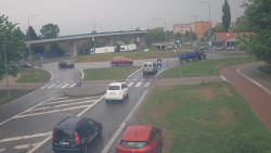 Křižovatka ulic Velká Dlážka a Polní