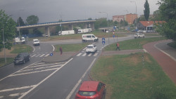 Křižovatka ulic Velká Dlážka a Polní