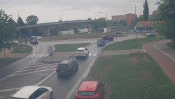 Křižovatka ulic Velká Dlážka a Polní