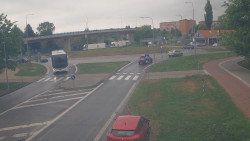 Křižovatka ulic Velká Dlážka a Polní