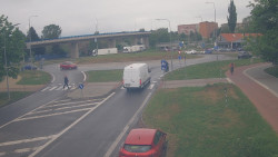 Křižovatka ulic Velká Dlážka a Polní