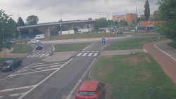 Křižovatka ulic Velká Dlážka a Polní