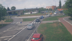 Křižovatka ulic Velká Dlážka a Polní