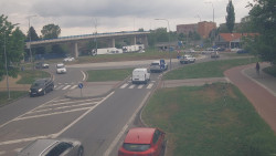 Křižovatka ulic Velká Dlážka a Polní
