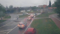 Křižovatka ulic Velká Dlážka a Polní