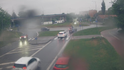 Křižovatka ulic Velká Dlážka a Polní