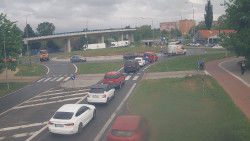 Křižovatka ulic Velká Dlážka a Polní