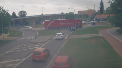 Křižovatka ulic Velká Dlážka a Polní