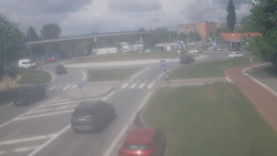 Křižovatka ulic Velká Dlážka a Polní
