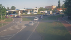 Křižovatka ulic Velká Dlážka a Polní