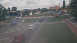 Křižovatka ulic Velká Dlážka a Polní