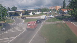 Křižovatka ulic Velká Dlážka a Polní