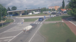 Křižovatka ulic Velká Dlážka a Polní