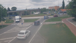 Křižovatka ulic Velká Dlážka a Polní