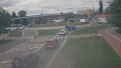 Křižovatka ulic Velká Dlážka a Polní