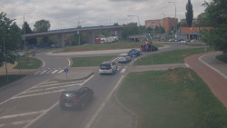Křižovatka ulic Velká Dlážka a Polní