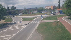 Křižovatka ulic Velká Dlážka a Polní