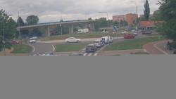 Křižovatka ulic Velká Dlážka a Polní