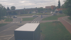 Křižovatka ulic Velká Dlážka a Polní