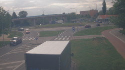 Křižovatka ulic Velká Dlážka a Polní