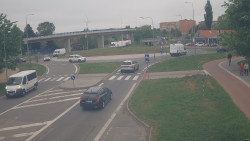 Křižovatka ulic Velká Dlážka a Polní