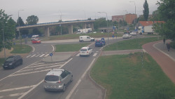 Křižovatka ulic Velká Dlážka a Polní