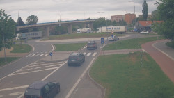 Křižovatka ulic Velká Dlážka a Polní