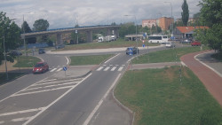 Křižovatka ulic Velká Dlážka a Polní