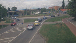 Křižovatka ulic Velká Dlážka a Polní
