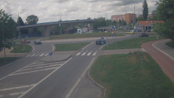 Křižovatka ulic Velká Dlážka a Polní