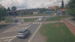 Křižovatka ulic Velká Dlážka a Polní