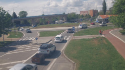 Křižovatka ulic Velká Dlážka a Polní