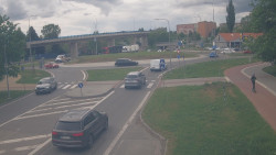 Křižovatka ulic Velká Dlážka a Polní
