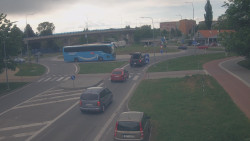Křižovatka ulic Velká Dlážka a Polní