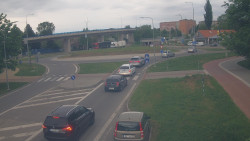 Křižovatka ulic Velká Dlážka a Polní