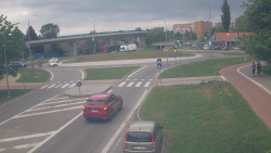Křižovatka ulic Velká Dlážka a Polní