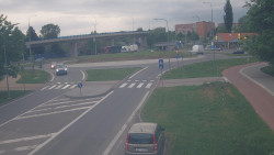 Křižovatka ulic Velká Dlážka a Polní