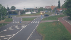 Křižovatka ulic Velká Dlážka a Polní