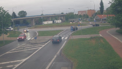 Křižovatka ulic Velká Dlážka a Polní