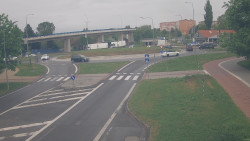 Křižovatka ulic Velká Dlážka a Polní