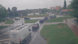 Křižovatka ulic Velká Dlážka a Polní