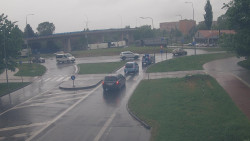 Křižovatka ulic Velká Dlážka a Polní
