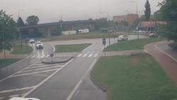 Křižovatka ulic Velká Dlážka a Polní