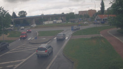 Křižovatka ulic Velká Dlážka a Polní