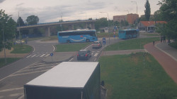 Křižovatka ulic Velká Dlážka a Polní