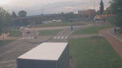 Křižovatka ulic Velká Dlážka a Polní