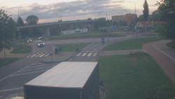 Křižovatka ulic Velká Dlážka a Polní