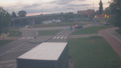 Křižovatka ulic Velká Dlážka a Polní